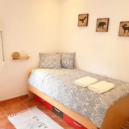 Appartamento 2 Bedrooms Appartement With Furnished Terrace At La Adrada La Adrada
